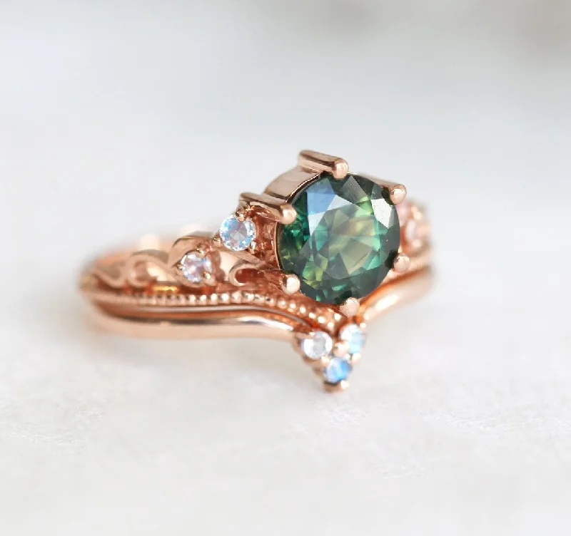 Minimalist Ring Bella Vintage Green Sapphire Ring