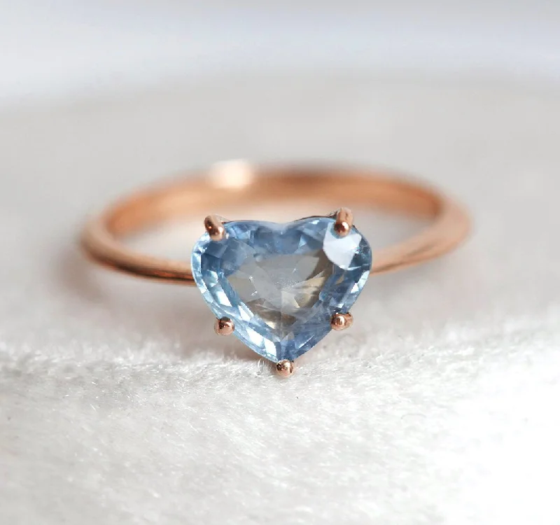 Minimalist Bracelet Molly Heart Sapphire Ring