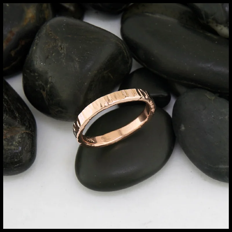 Hammered Band in 14K Gold